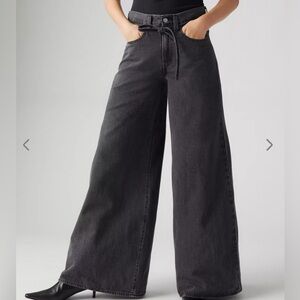 Levi’s XL Super Wide-Leg Jeans – Dark Wash Denim – Size 28 x 30 (New)